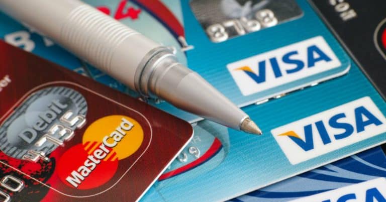 how to put your credit card rewards to work. Credit card reward programs can be confusing. These tips will help you to know more about how credit card rewards programs work and how to get the most out of them! Use your credit card rewards points, miles or cash back to travel, presents, purchases or for your dream vacation.