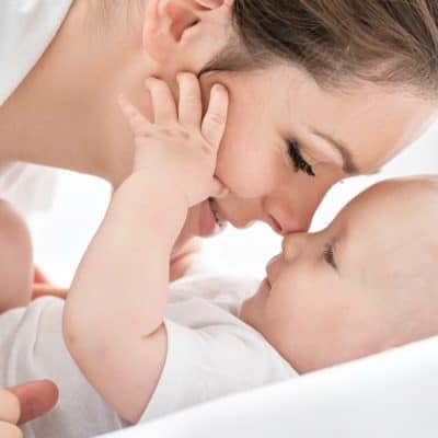 Whether you are a first-time mom or not learn how you can save money and raise a baby on a budget. Yes, having a baby on a small budget it's possible! This list will show you how you can prepare for a new baby on a tight budget. How to save money on a baby | baby on a budget | how to save money on baby items | frugal living
