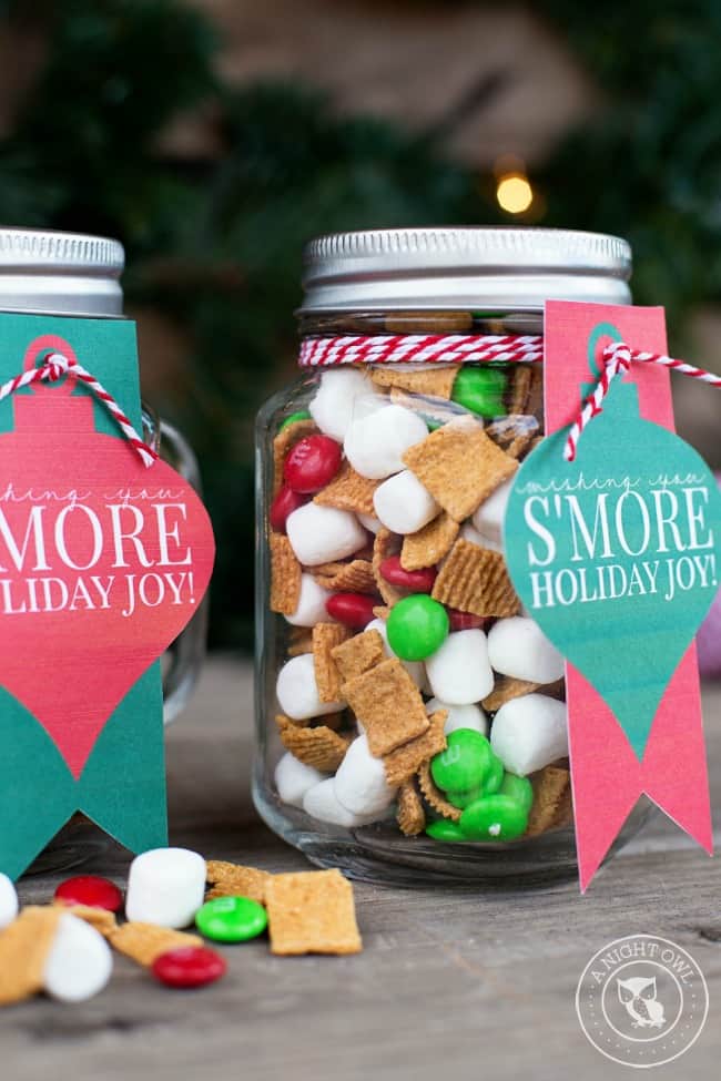 S'mores Mason Jar Gift on a wooden table